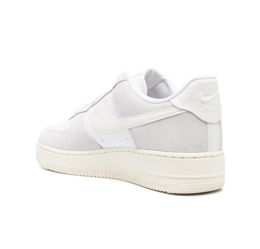 Nike Air Force 1 Sneakers Grey Low-Top Performance Footwear